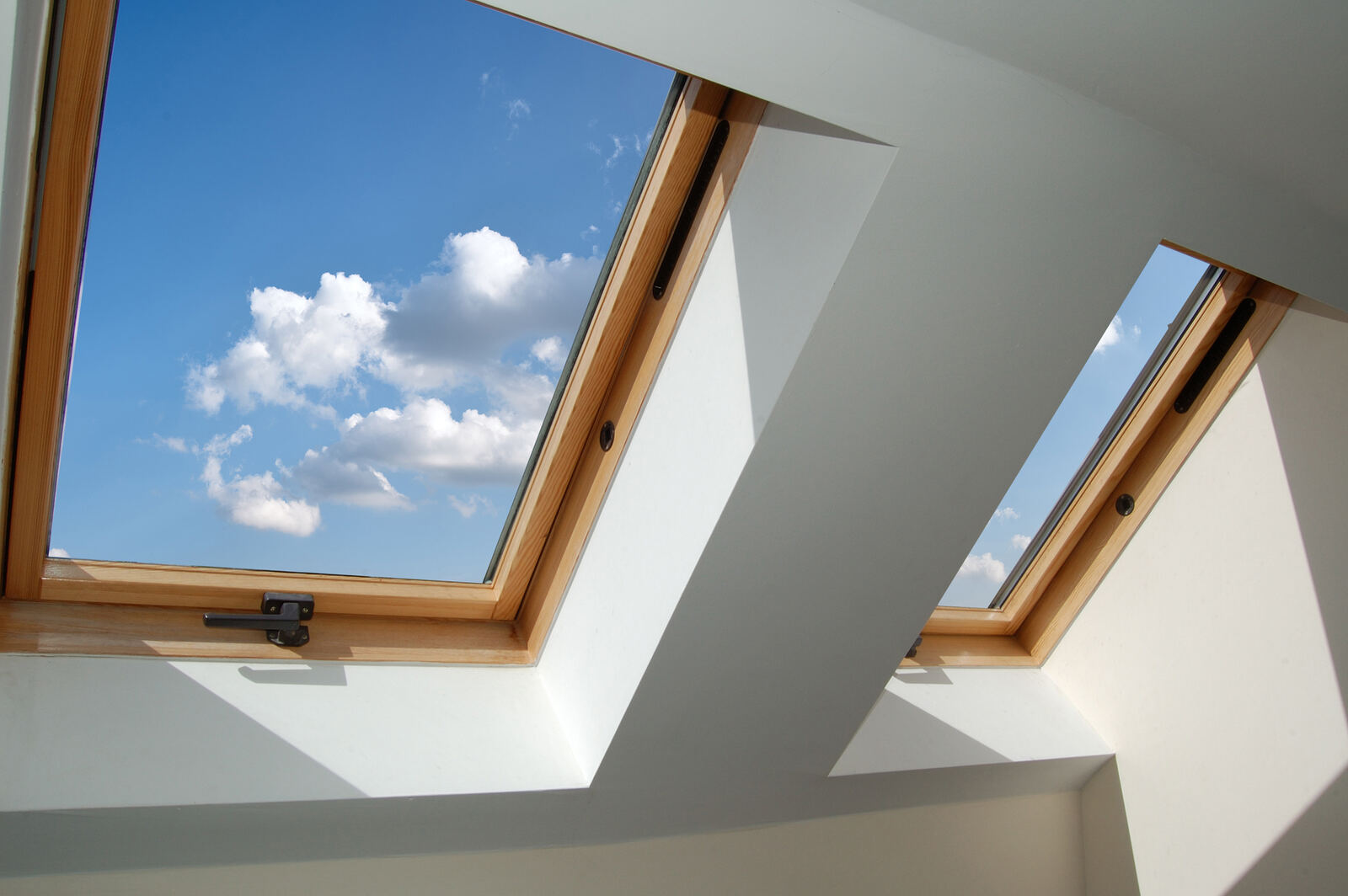Velux-dakvenster van binnenuit gezien